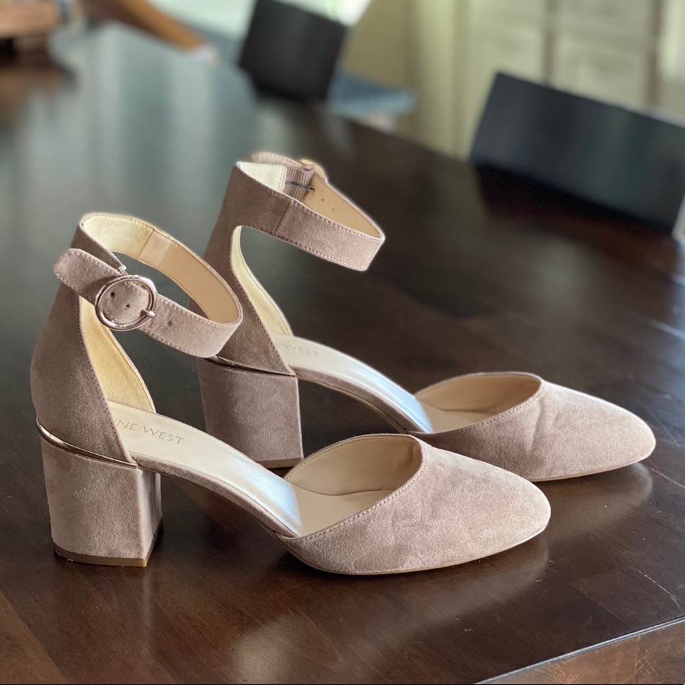 EUC Nine West Addison Block Heel Shoe size 9